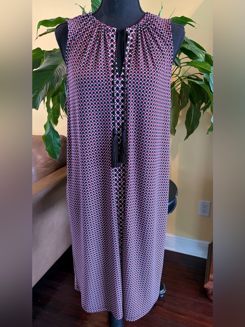 MICHAEL Michael Kors Garnet and Black Sleeveless Shift Dress - size Large